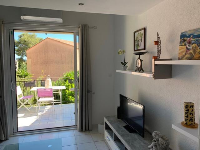 Ferienwohnung Calmeraie Plage Villeneuve-Loubet Exterior foto